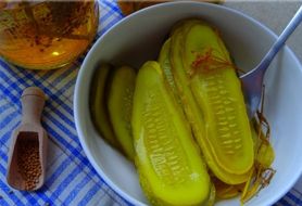 Przepis na ogórki kanapkowe z kurkumą i curry