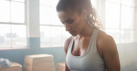 Trening obwodowy – efekty treningu, ćwiczenia w domu, plan, zalety ćwiczeń
