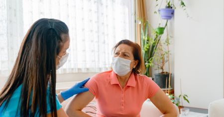 Refluks zwiększa ryzyko ciężkiego przebiegu COVID-19? Gastroenterolog komentuje doniesienia ze świata nauki