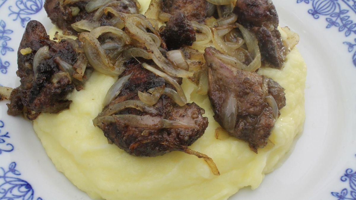 Największe ilości witaminy B12 znajdziemy w podrobach i owocach morza