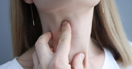 Jak rozpoznać różne rodzaje błonicy? Jeden występuje najczęściej