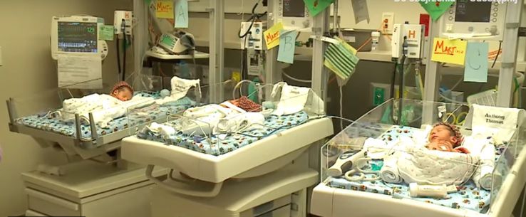 Urodzone naturalnie trojaczki to rzadkość