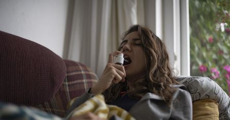 Tak przebiega teraz zakażenie Omikronem. Dominują cztery objawy