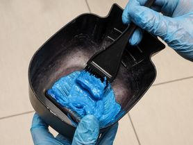 Rozjaśnianie włosów – u fryzjera i w domu. Co warto wiedzieć?