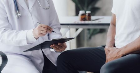 Lawinowo rosną przypadki wstydliwej choroby. Naukowcy znaleźli sposób na uproszczenie leczenia