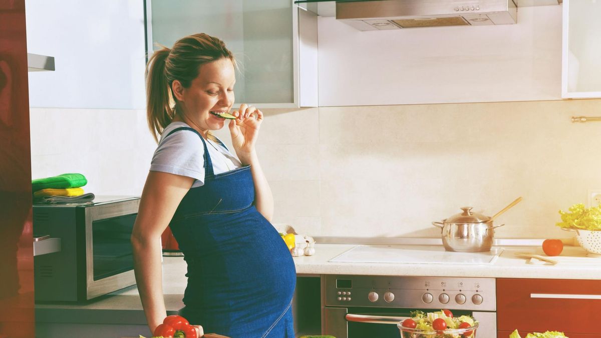Co jeść w ciąży? - węglowodany, białko, tłuszcze, witaminy