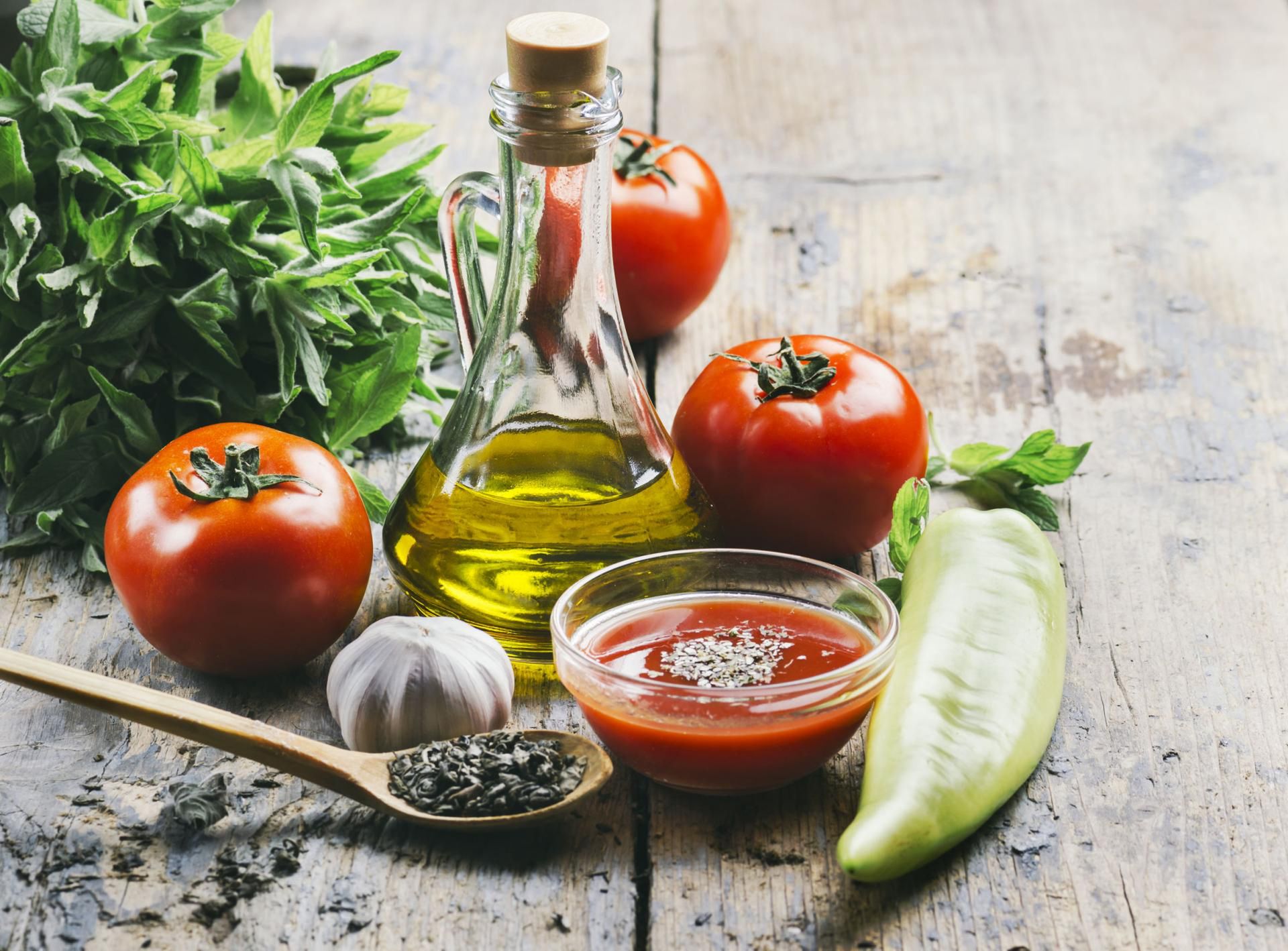 Olej rydzowy jest doskonałym dodatkiem do sałatek warzywnych.