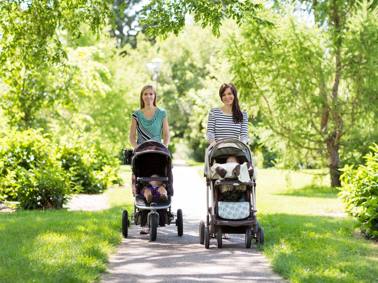 Jesteś matką i chcesz zrobić zakupy? Zostaw dziecko w wózku przed sklepem
