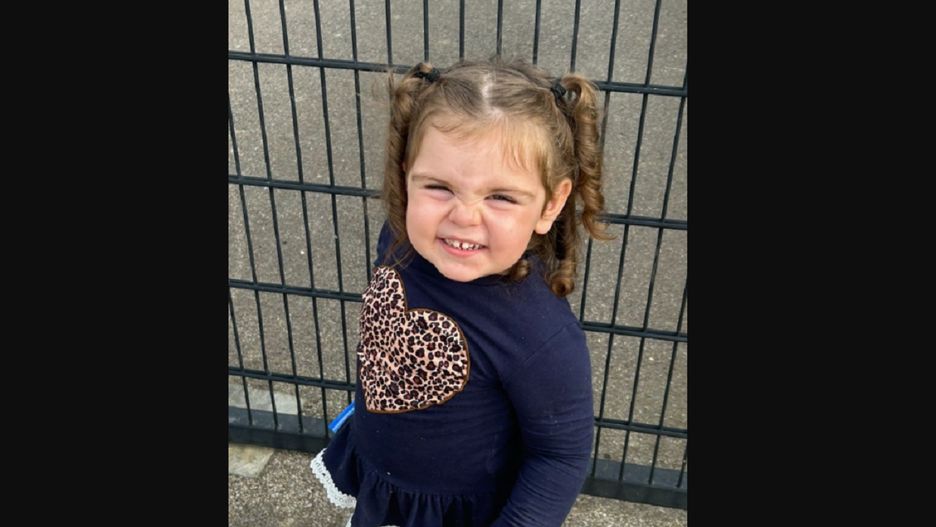 Zaczęło się od pozornie niewinnej infekcji. 3-latka walczy o powrót do sprawności