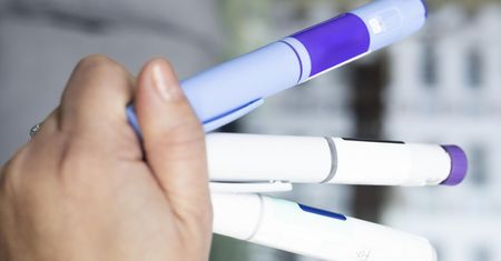 Wpływają na smak. Odkryto nowy skutek przyjmowania leków na otyłość