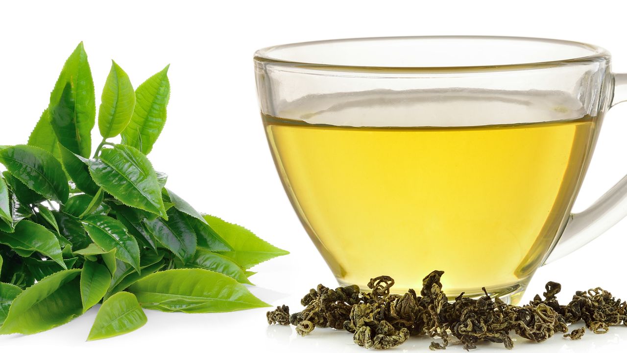 Właściwości zielonej herbaty. Może zapobiegać zawałom (WIDEO)