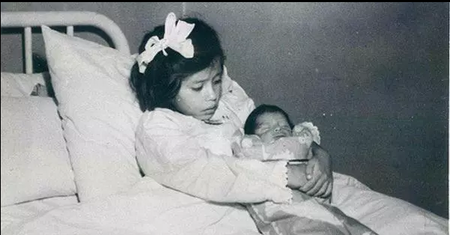 Najmłodsza matka na świecie. Miała 5 lat, gdy urodziła