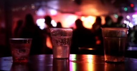 Ile kalorii ma alkohol? (WIDEO)