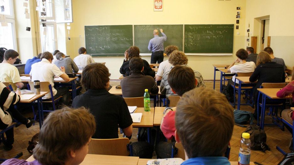 Lekcje biologii pod lupą sanepidu. Uczniowie pracowali na świńskich wnętrznościach