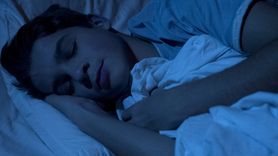 Muzyka relaksacyjna do snu – jak działa, dlaczego warto jej słuchać. Jaką muzykę do relaksacji wybrać?