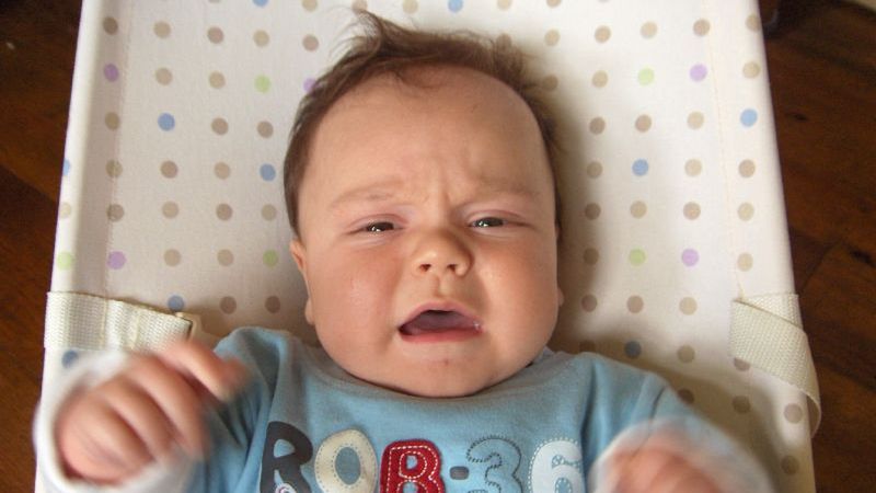 Dziecko płacze po karmieniu