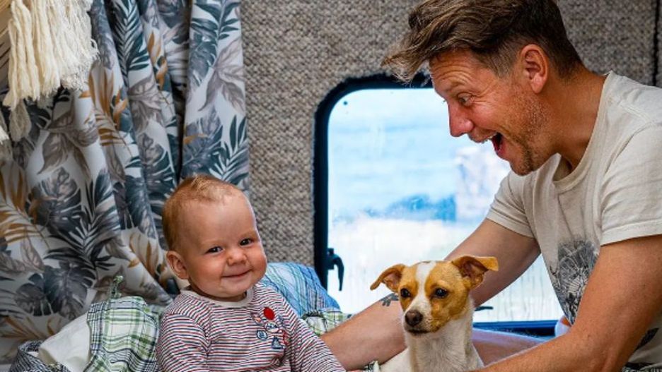 Żyją w kamperze. Wystarcza im 10 euro na dzień