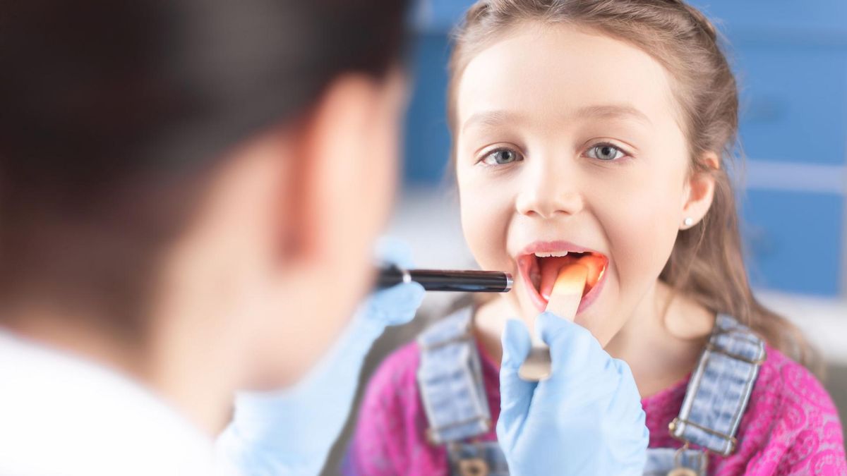 Ból gardła u dziecka. Przyczyny i leczenie