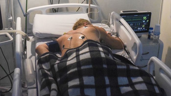 Hiszpanie ostrzegają, że COVID-19 może prowadzić również do odmy płucnej 