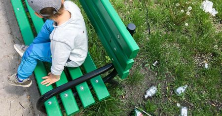 Dlaczego dzieci z Ukrainy nie chodzą do szkoły? "Rodzina cały czas siedzi w mieszkaniu"