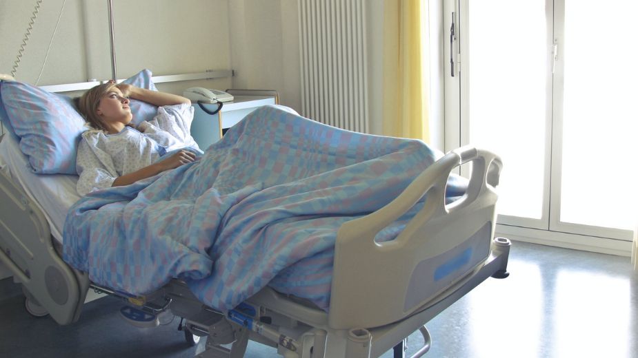 Klątwa Ondyny, czyli zespół wrodzonej ośrodkowej hipowentylacji to groźna i rzadka choroba genetyczna. Jej istotą jest zaburzenie kontroli oddechu, a głównym objawem niewydolność oddechowa i niedotlenienie. 