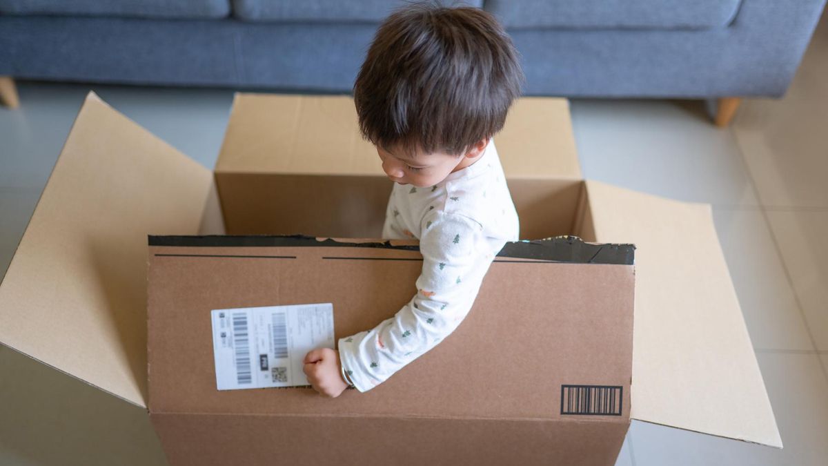 Toksyny w ubraniach i zabawkach z chińskich platform. Polacy i tak je kupują, narażając dzieci