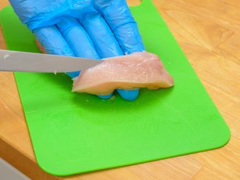 Zbadali mięso z kurczaka. Wyniki zdecydowanie odbierają apetyt