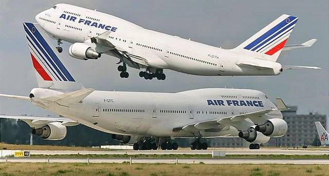 Air France - pasażer na gapę wypadł z samolotu w czasie lądowania