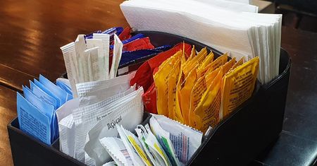 WHO ostrzega. Nie pomogą na odchudzanie, mogą wręcz zaszkodzić