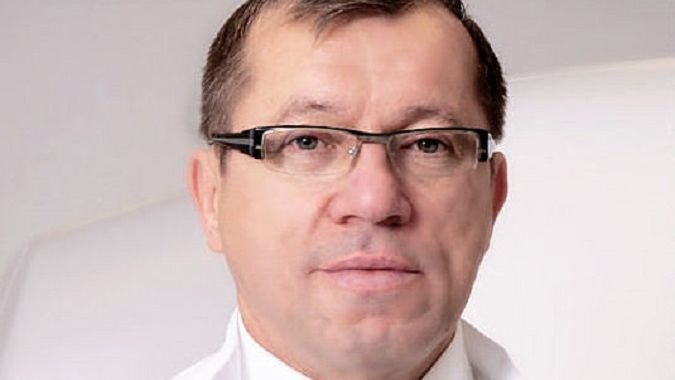 Prof. Mirosław Ząbek stosuję nowatorską terapię genową.