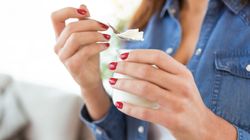 Jogurty probiotyczne mogą szkodzić jelitom. Nowe badania