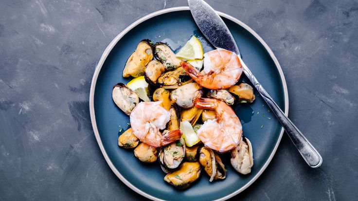 EAA znajduje się między innymi w rybach i owocach morza.