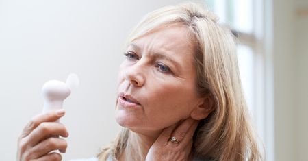 Jakie zmiany zachodzą w kobiecym organizmie podczas menopauzy?