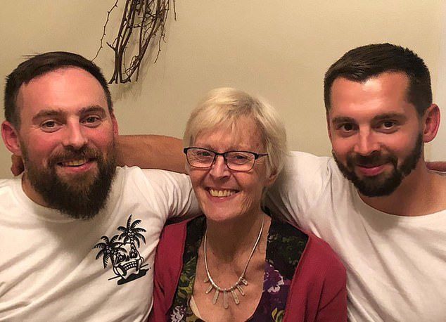 Przy wsparciu swoich dzieci, Liz Oakley już po raz trzeci w życiu wygrała z rakiem 