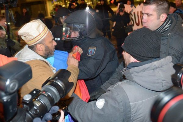 Starcia demonstrantów z policją w Lipsku