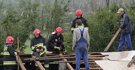 Ofiary tornada: potrzebujemy materiałów budowlanych