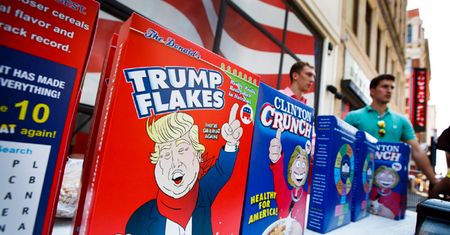 Zmniejsza się przewaga Clinton nad Trumpem