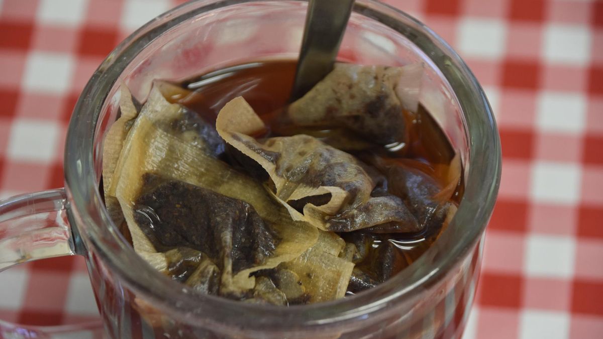 Herbata do posiłku? Z tymi produktami jej nie łącz