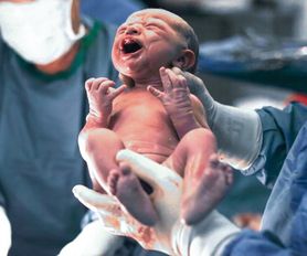 Łódź. Urodziła się z wagą 6 kg. Połowę stanowił guz