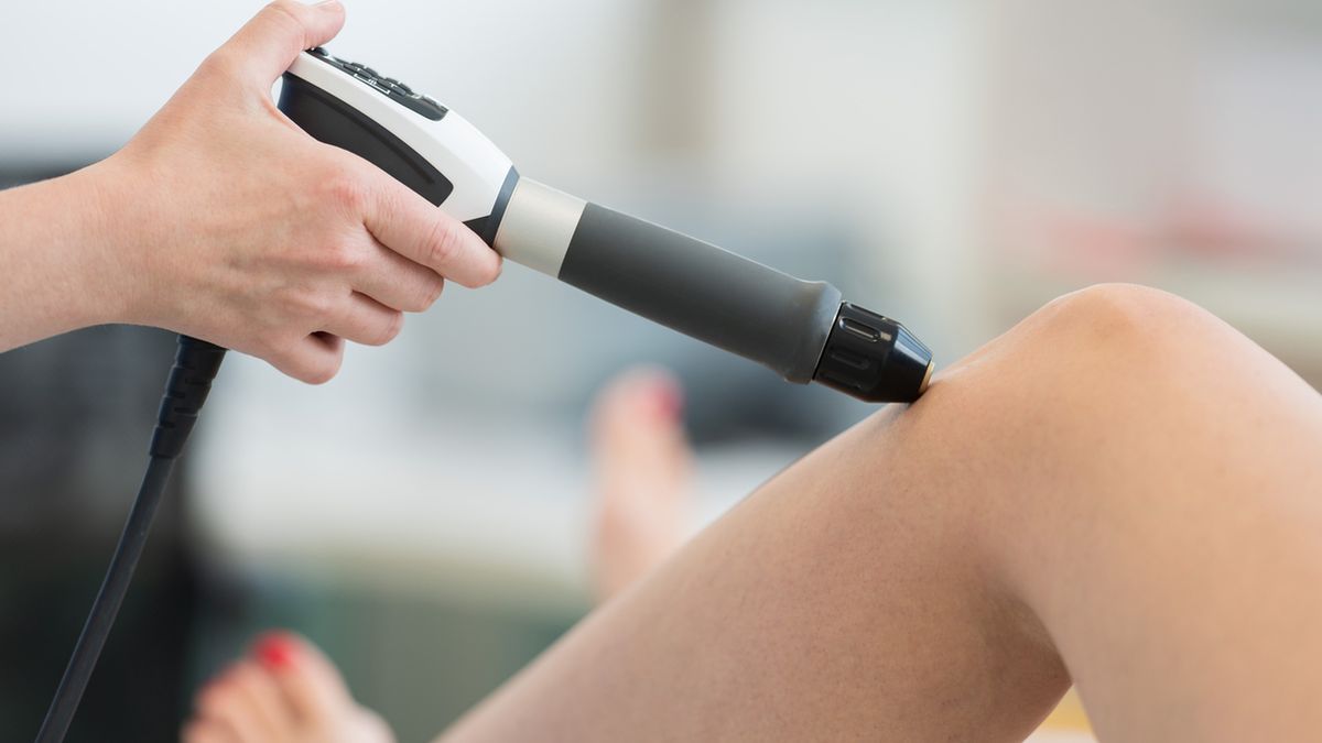 Fala uderzeniowa to nieinwazyjny zabieg o właściwościach przeciwbólowych i przeciwzapalnych.