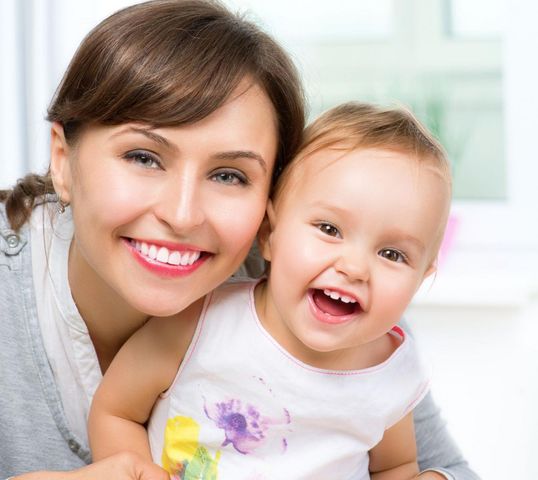 W jaki sposób pielęgnować pierwsze ząbki dziecka?