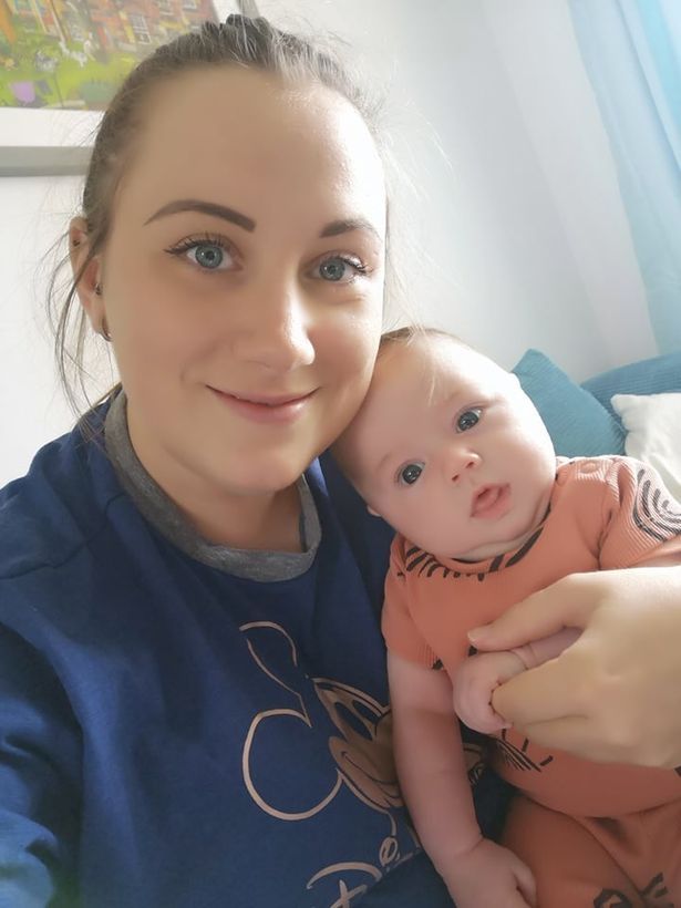 Mama i jej 3-miesięczna córeczka