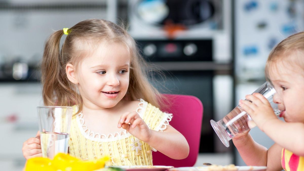 Jak wybrać odpowiednią wodę dla dziecka?