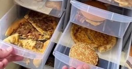 Mama chciała udowodnić, że się nie psują. Przechowywała burgery przez 2 lata