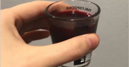Piła sok z buraka każdego dnia przez tydzień. Opowiedziała o kuracji (WIDEO)