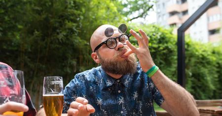 Produkty, które nasilają stan zapalny. Stąd zmiany na skórze