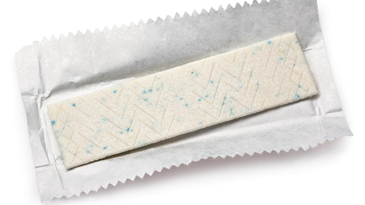 Guma do żucia spożywana zbyt często za długo, może być niebezpieczna dla zdrowia. Ekspertka ostrzega.