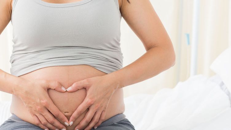 Ciąża po 35. roku życia? Naukowcy znajdują coraz więcej plusów takiej decyzji. 