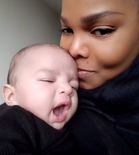 Janet Jackson przytyła w ciąży 30 kg. W ciągu 9 miesięcy zgubiła je, dzięki tym 4 trikom