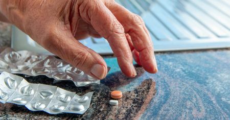 Obniża cholesterol LDL o prawie 60 proc. Naukowcy testują nową terapię